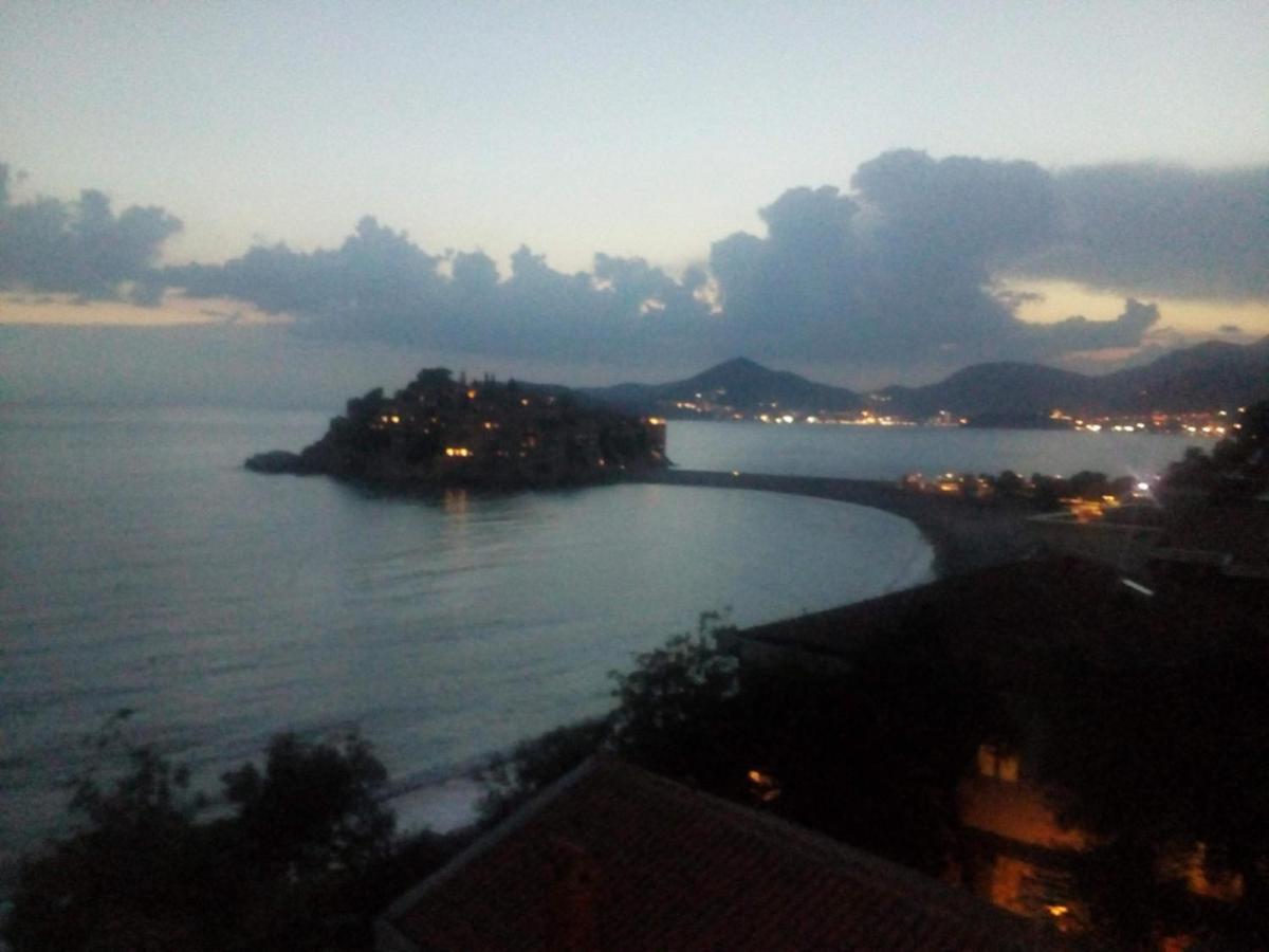 Ana Apartmani Sveti Stefan Exteriér fotografie