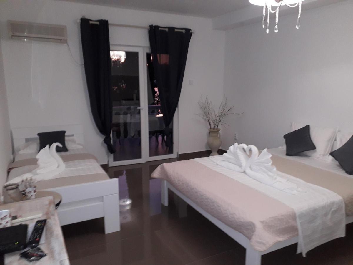 Ana Apartmani Sveti Stefan Exteriér fotografie